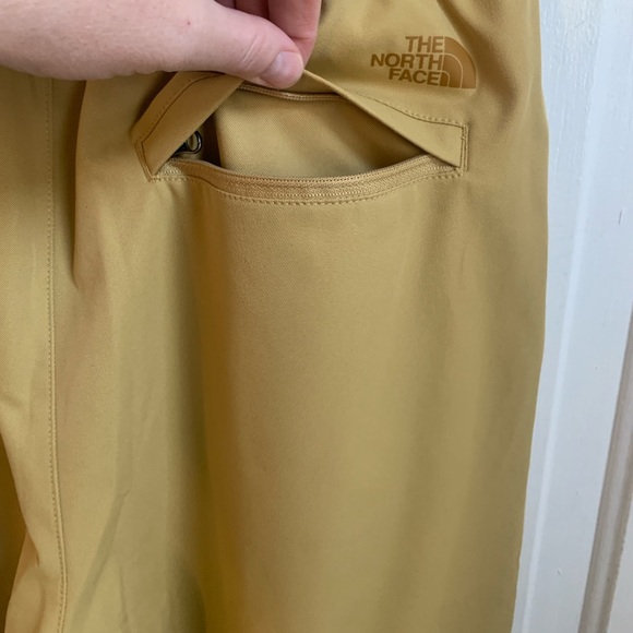 The North Face Standard Jogger Medium Yellow Gold - Picture 3 of 7